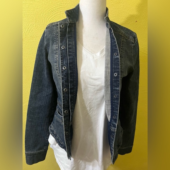 Mexx Denim Jacket with Lots of Style and Pockets!! - Picture 10 of 13